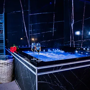  Appartement Romance & - Jacuzzi - Parking - France
